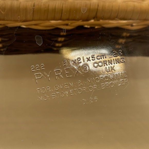 Vintage Pyrex x Corningware Fireside Dish w/ Wicker Basket, 8”X8” - Picture 5 of 7